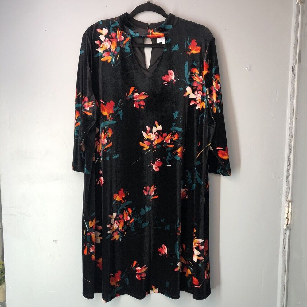 Velvet Shift Women Dress Size 1X Black Floral Stretchy Choker Neck - Picture 10 of 11